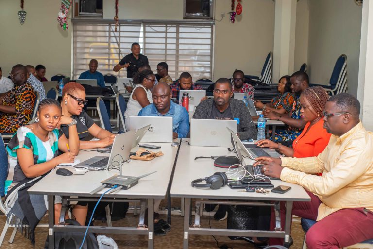 A WINNING TEAM SOLVES BUSINESS PROBLEMS.
